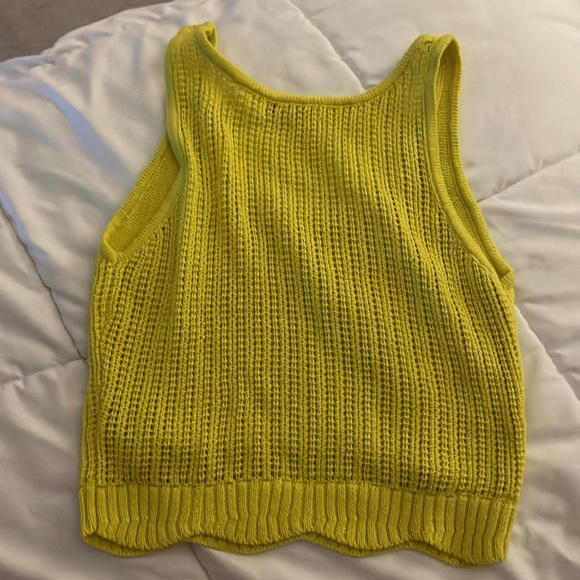 Tank top never worn! - Picture 2 of 2